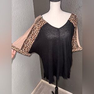 Umgee Black and Leopard Print Short Sleeve Top